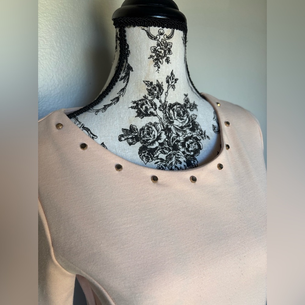 Forever 21 Light Pink Studded Short Sleeve Top - Picture 5 of 10